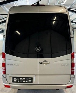 transfer Ukraine-Moldova, drivers with Romanian and Moldovan passports, no delays, comfortable cars with documents, regular maintenance, 24/7 support, risk-free trip, online booking, Viber, WhatsApp, Telegram