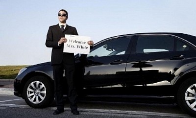 Ми пропонуємо не просто трансфер Київ - Кишинів, а сервіс, якому довіряють: водії з молдовськими та румунськими паспортами - безперешкодний проїзд через блокпости та митницю, знання маршрутів і альтернативних КПП - оптимальний час у дорозі, комфортні авто від економ до VIP, мікроавтобуси та автобуси, онлайн‑замовлення таксі Київ - Кишинів через WhatsApp, Viber, Telegram, робота цілодобово 24/7, зручна оплата - готівка, картка, онлайн‑переказ, безготівковий розрахунок, без пересадок і попутників - тільки ви та ваш комфорт.