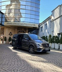 Mercedes V‑Class - VIP‑трансфер Кишинів - Умань  1500 USD